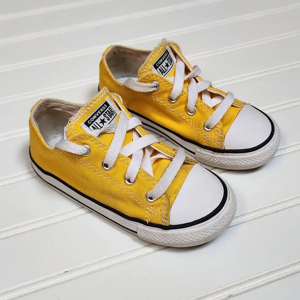 Converse Kids Chuck Taylor All Star Low Sneakers Size 9 Yellow